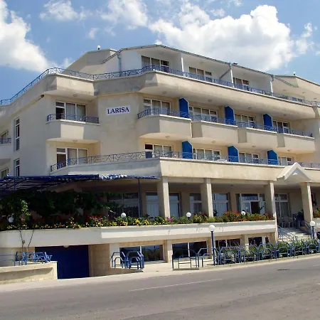 מלון Hotel Larisa