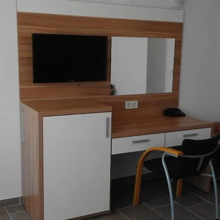 Hotel Larisa מלון